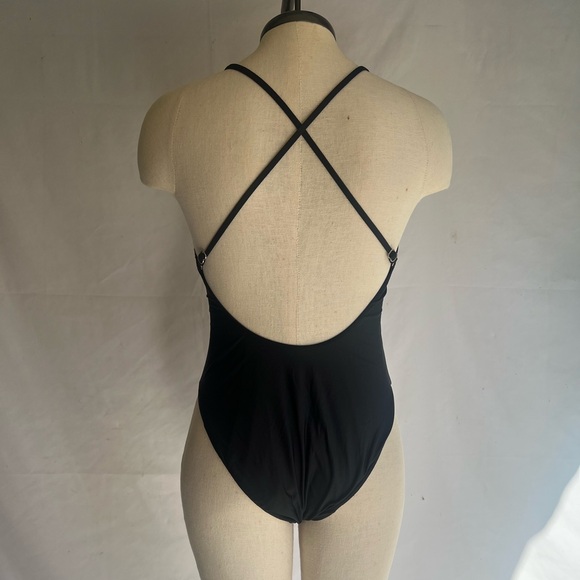 Sports Illustrated Sexy One Piece Swimsuit - Picture 4 of 5